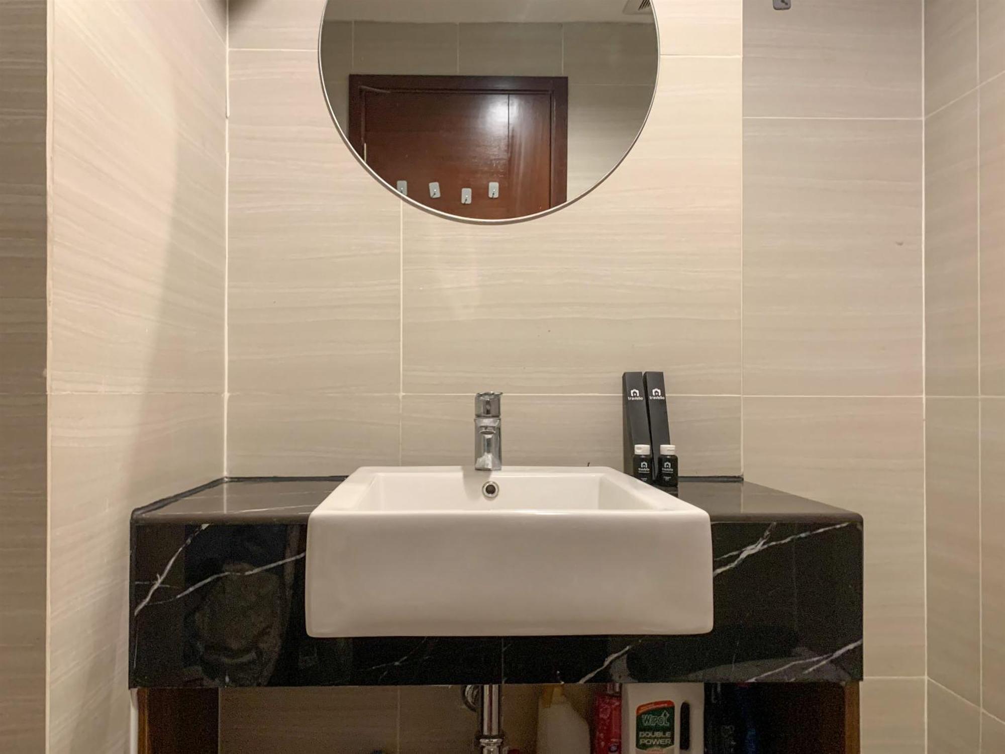 Modern And Comfort Design At West Vista By Travelio