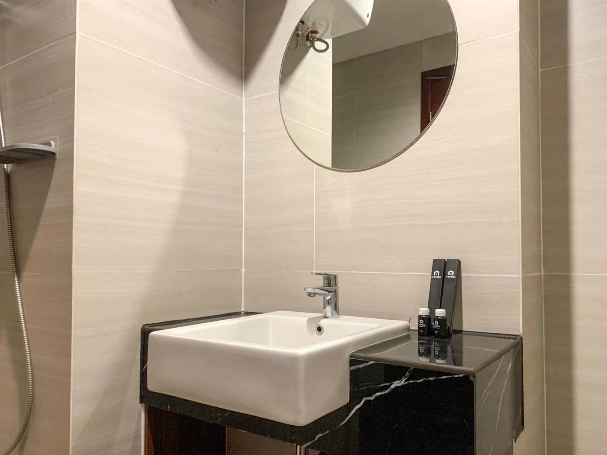 Modern And Comfort Design At West Vista By Travelio