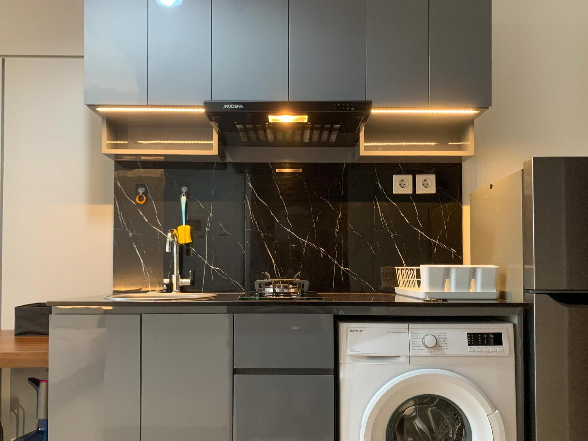 Modern And Comfort Design At West Vista By Travelio Apartemen Jakarta