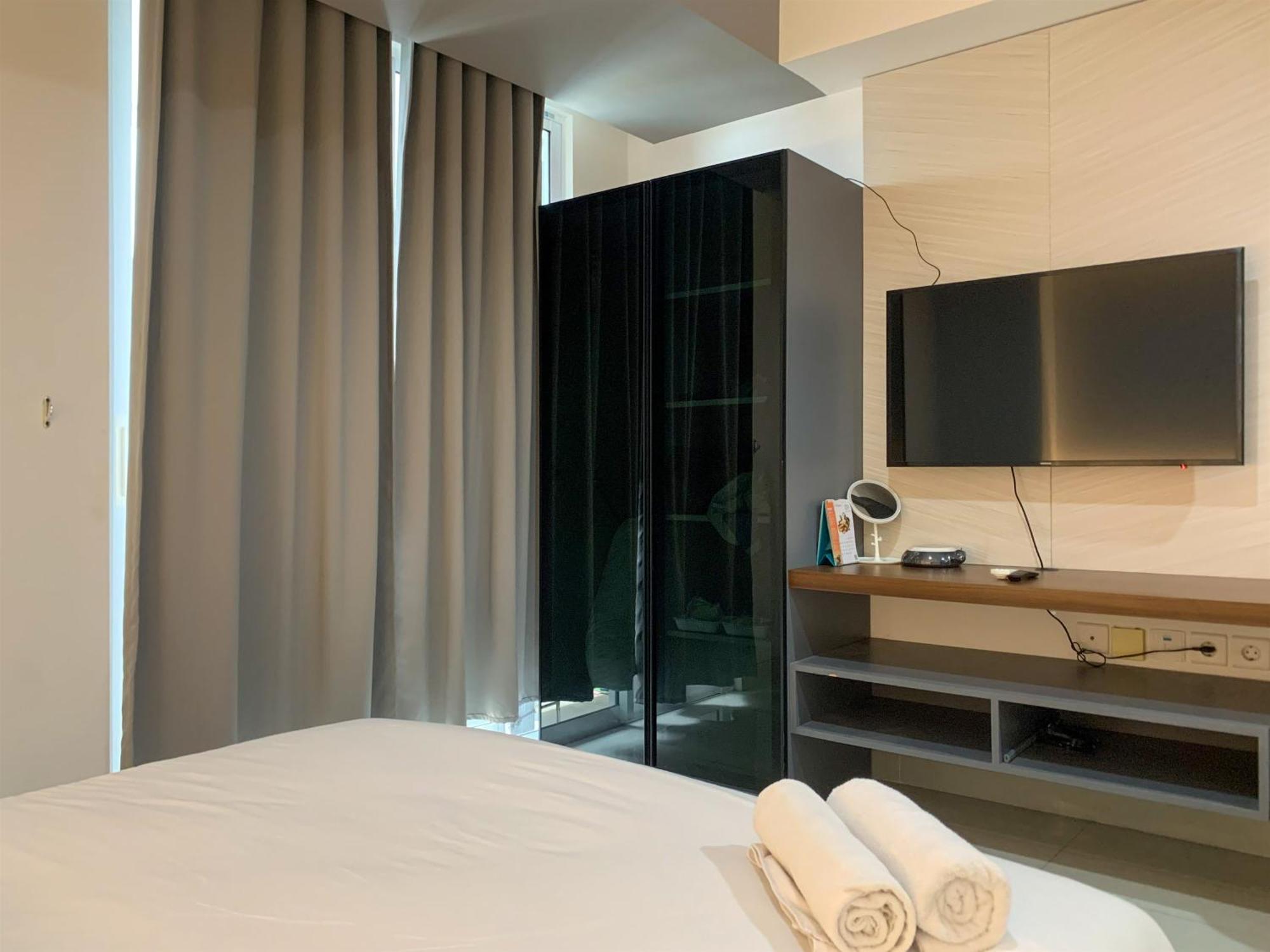 Modern And Comfort Design At West Vista By Travelio